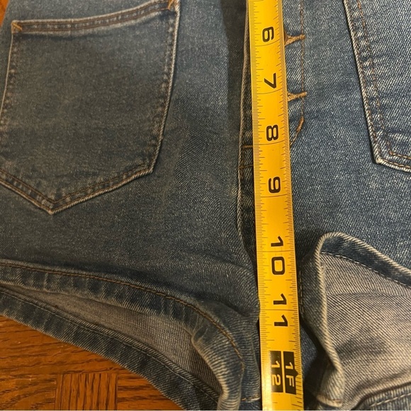 Free People Bridgette Denim Mini Shortie Shorts Sz 29 Button Fly - Picture 12 of 13